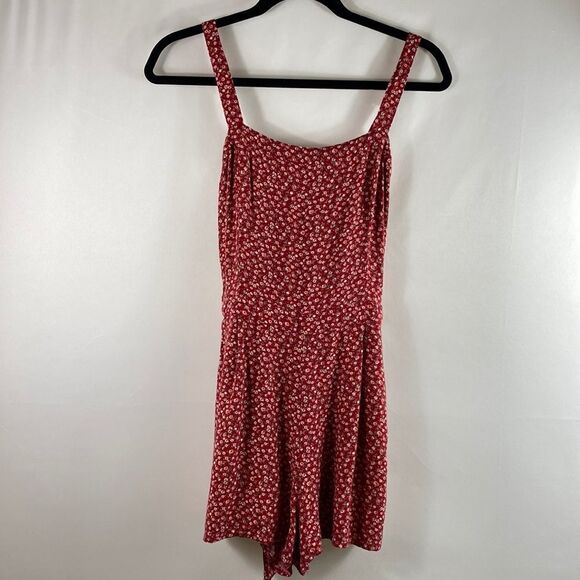 ❤️Last Chance Hollister red sleeveless floral print romper size S - Picture 2 of 10